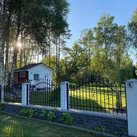 Trevlig Stuga Med Uteplats Rimbo Buitenkant foto