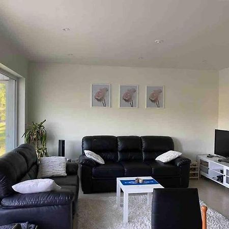 Trevlig Stuga Med Uteplats Rimbo Buitenkant foto