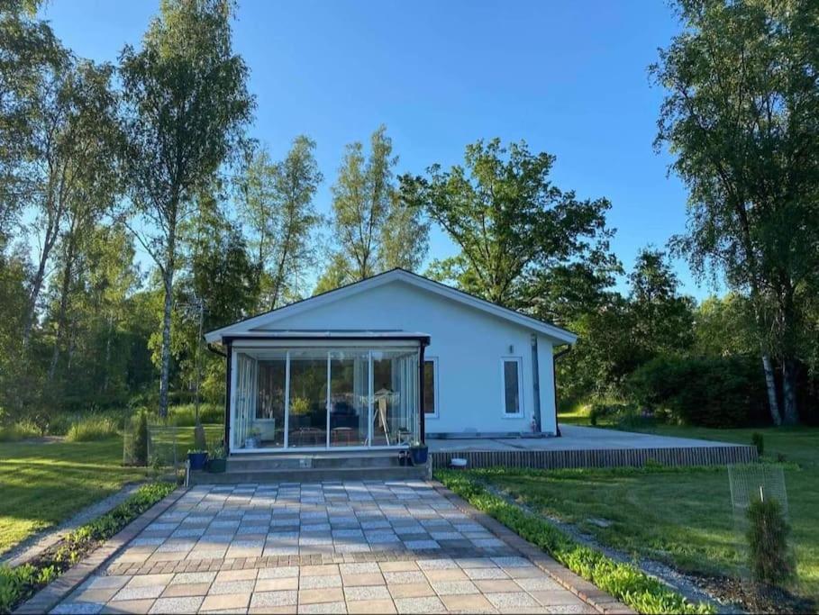 Trevlig Stuga Med Uteplats Rimbo Buitenkant foto